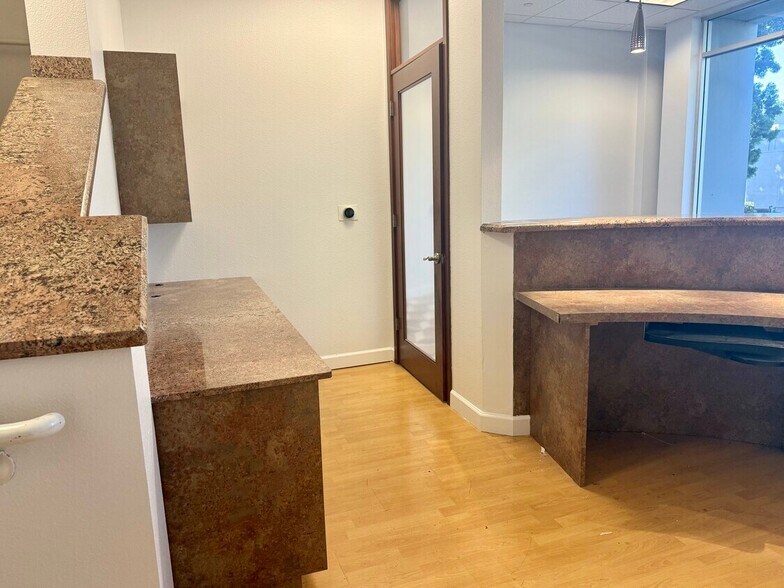 More Photos Of 2168-2196 Ringwood Ave, San Jose Light Distribution For Lease