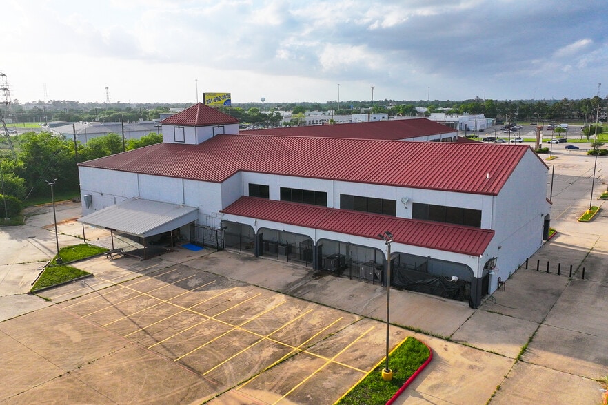 More Photos Of 324 Fm-1960 Rd, Houston General Retail For Sale