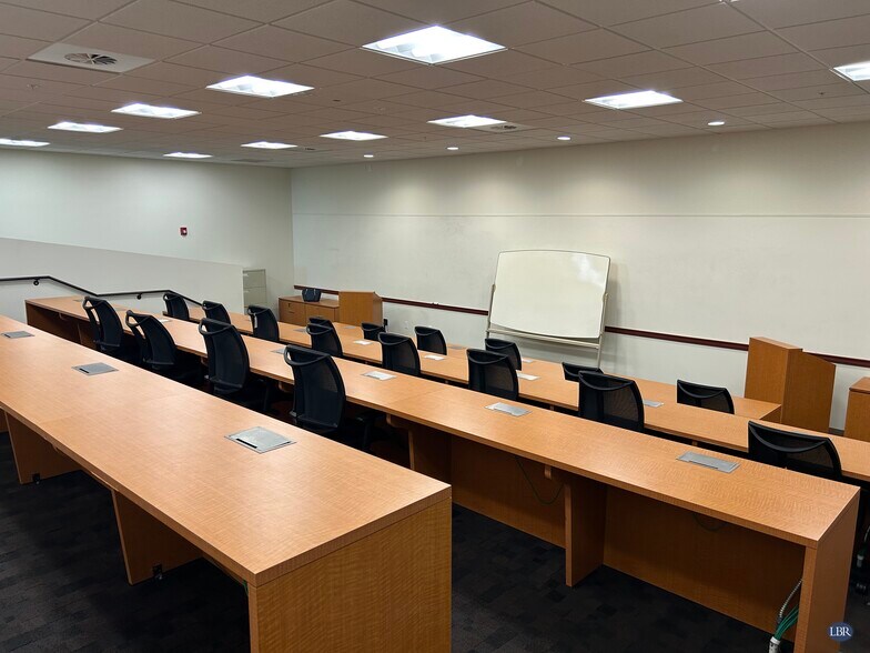 More Photos Of 5700 N Harbor City Blvd, Melbourne Office For Lease