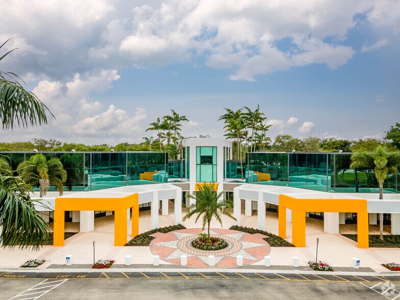 More Photos Of 4400 W Sample Rd, Coconut Creek Unknown For Lease