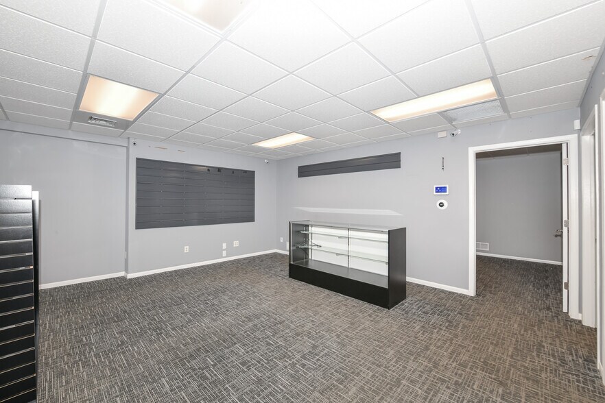 More Photos Of 108 N Front St, Burlington Specialty For Sale