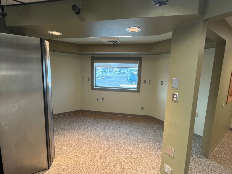 More Photos Of 2626 W Kennewick Ave, Kennewick Office For Lease