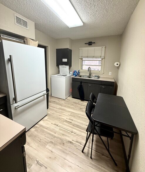 More Photos Of 1020 18th St, Woodward Office For Sale