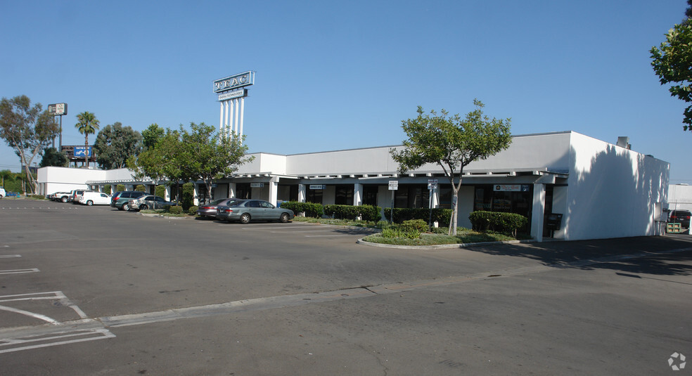 Primary Photo Of 7801-7807 Telegraph Rd, Montebello Flex For Lease