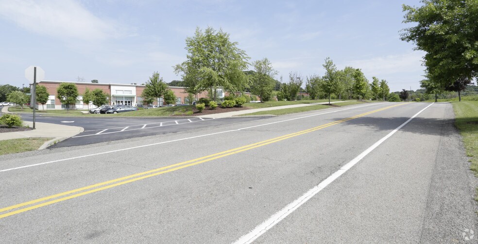 More Photos Of 220 W Kensinger Rd, Cranberry Township Flex For Lease