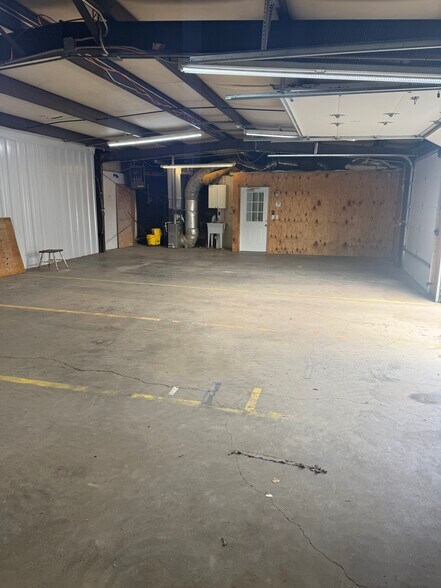 More Photos Of 2135 Utopia Ave, Nashville Warehouse For Lease
