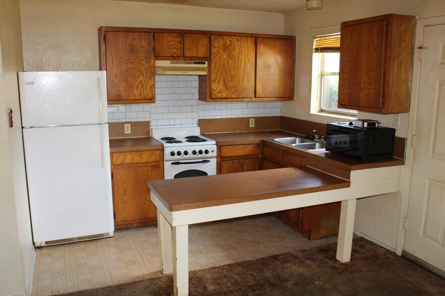 More Photos Of 200 N Jefferson St, Abilene Apartments For Sale