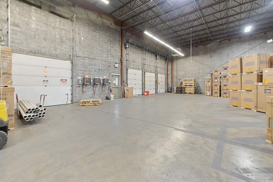 More Photos Of 1401 Erie Blvd, Syracuse Showroom For Sale