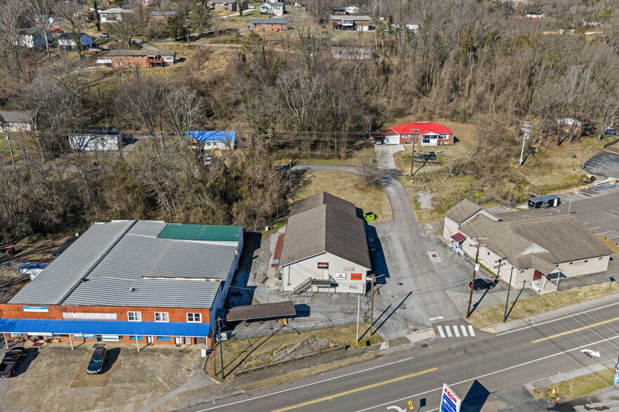 More Photos Of 476 N Main St, Clinton General Retail For Sale