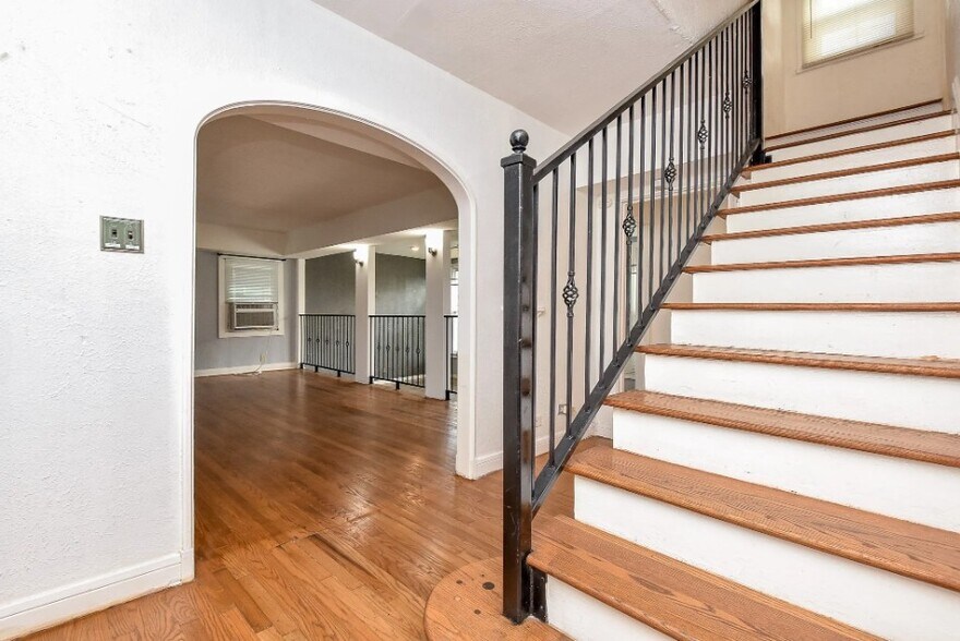 More Photos Of 4916 Old Spanish Trl, Houston Flex For Lease