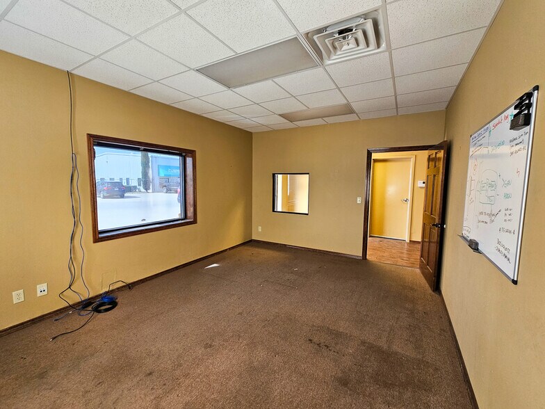 More Photos Of 1650 Vision Dr, Abilene Flex For Lease