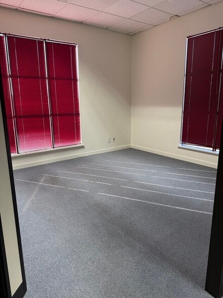 More Photos Of 2150 Mariner Square Dr, Alameda Office For Lease