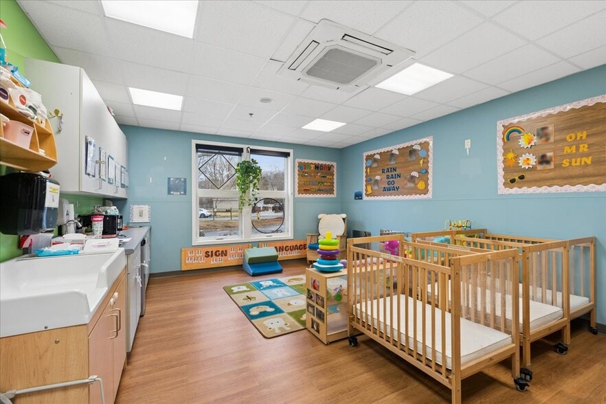 More Photos Of 443 W Lowell Ave, Haverhill Office For Sale