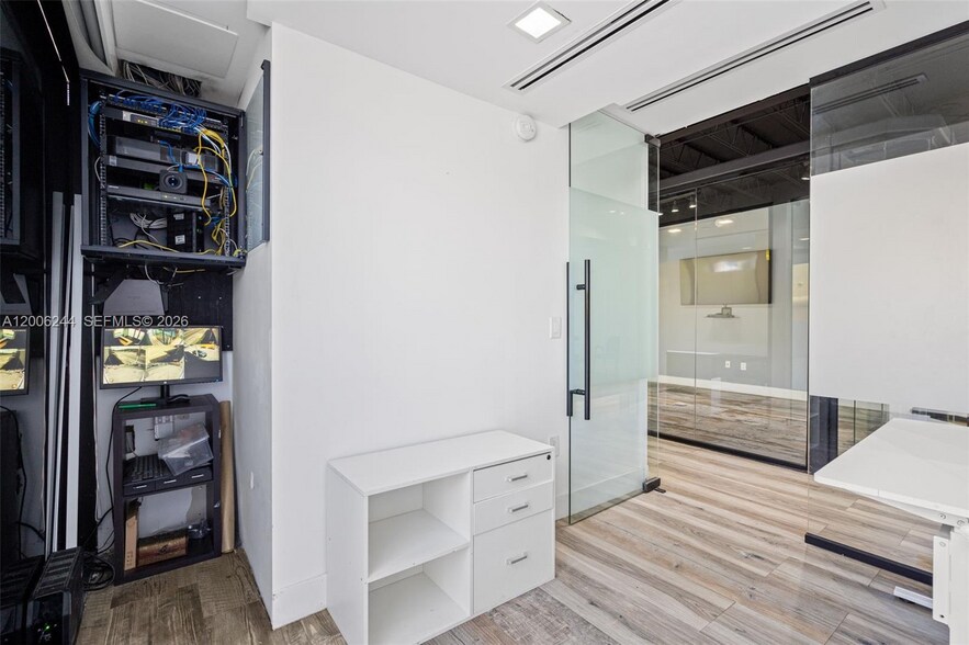 More Photos Of 4885 NW 7th Ave, Miami Office For Sale