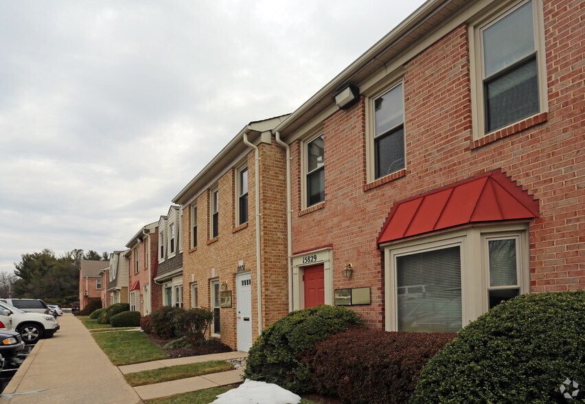 More Photos Of 15720-15754 Crabbs Branch Way, Rockville Showroom For Lease