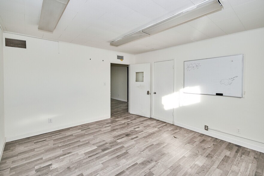 More Photos Of 1532-1538 W Commonwealth Ave, Fullerton Storefront Retail Residential For Lease