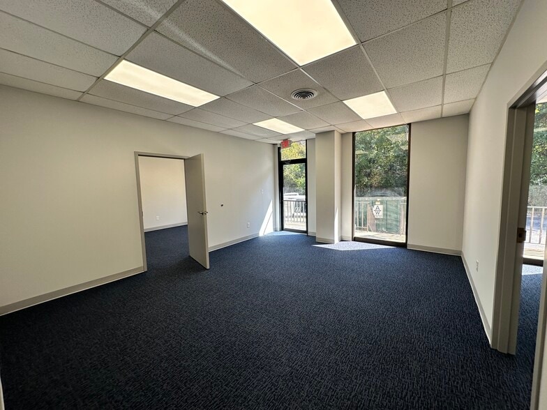 More Photos Of 5360 Snapfinger Woods Dr, Decatur Distribution For Lease