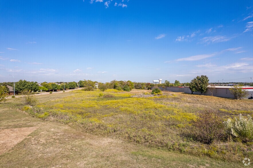 More Photos Of 5601 Basswood Blvd, Fort Worth Land For Sale