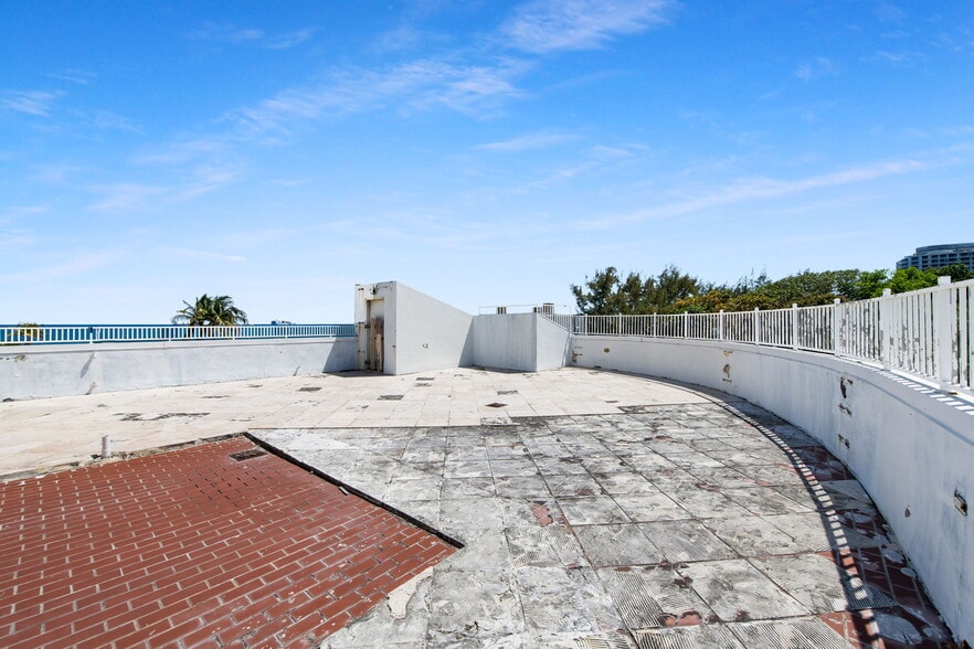 More Photos Of 900 Sunrise Ln, Fort Lauderdale Restaurant For Sale