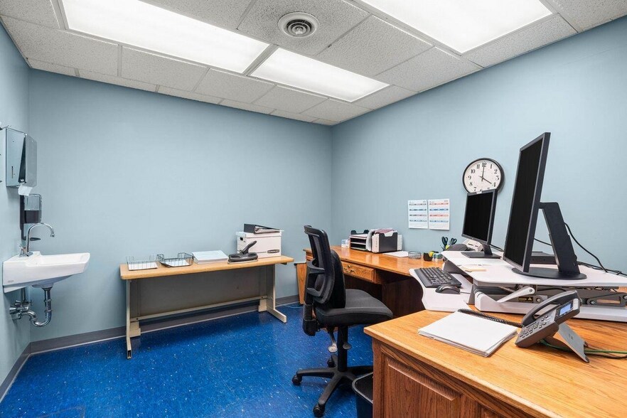More Photos Of 502 Park Ave, Clearfield Medical For Sale