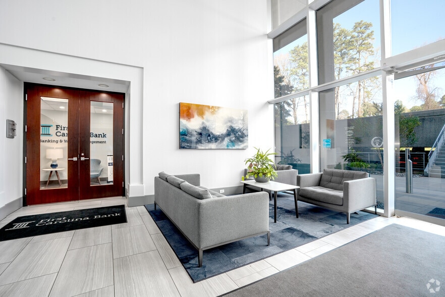 More Photos Of 2626 Glenwood Ave, Raleigh Office For Lease