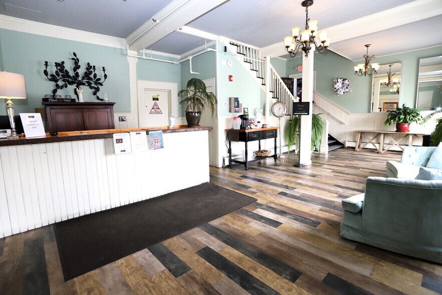 More Photos Of 138 Cross St, Brighton Hotel For Sale