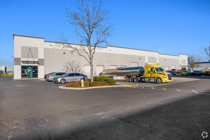 More Photos Of 3840 Metro Dr, Stockton Warehouse For Lease