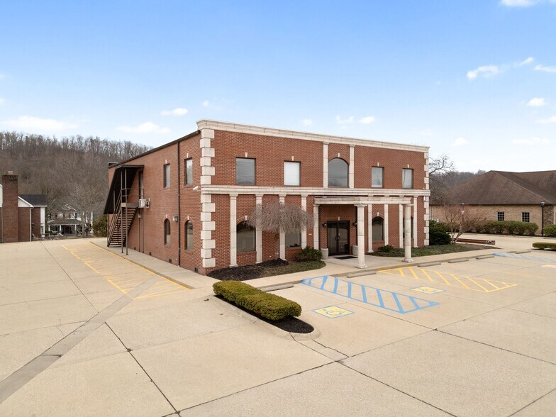 Primary Photo Of 3661-3669 Teays Valley Rd, Hurricane Medical For Lease