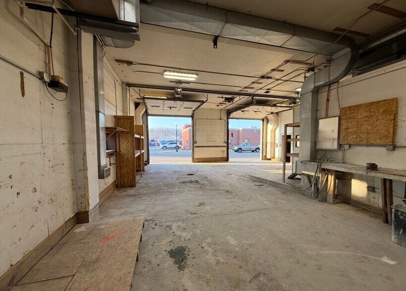 More Photos Of 103 Leonard St S, West Salem Freestanding For Lease