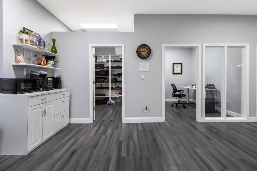 More Photos Of 4200 Evergreen Ln, Annandale Medical For Sale