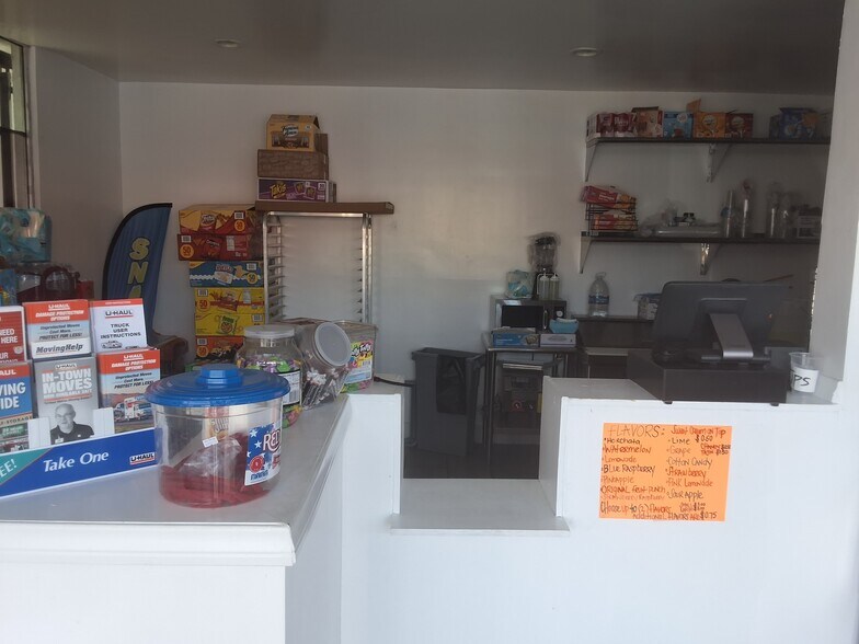 More Photos Of 4417 S Western Ave, Los Angeles Freestanding For Sale