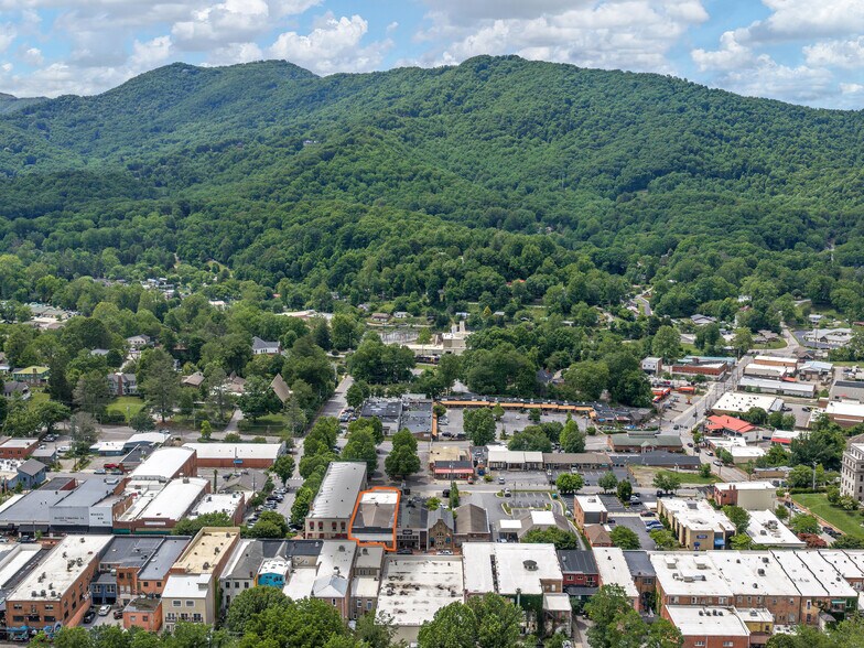 More Photos Of 101 N Main St, Waynesville General Retail For Sale