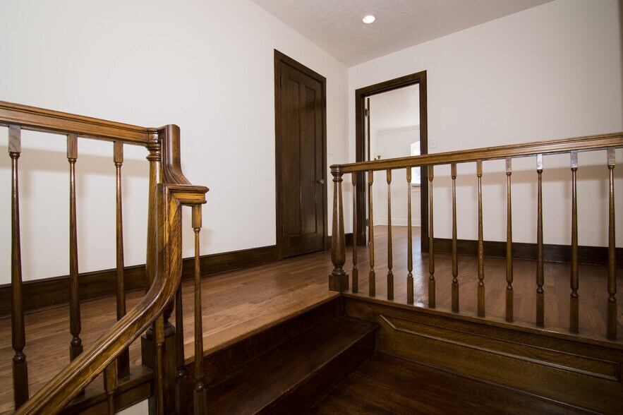 More Photos Of 109 N Main St, Springville Office For Lease