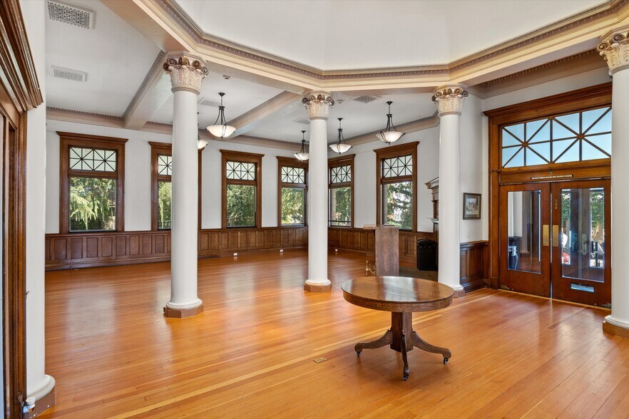 More Photos Of 909 Jefferson St, Red Bluff Specialty For Sale