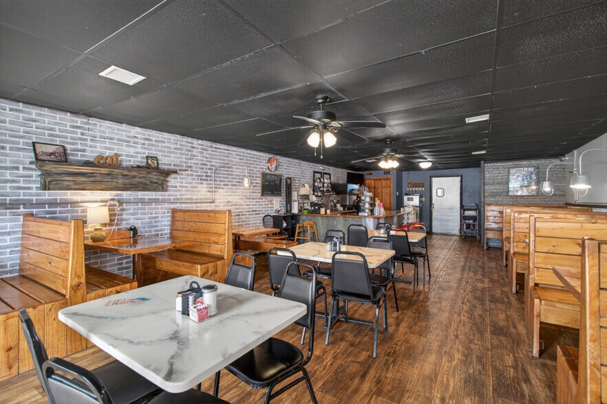 More Photos Of 206 Hwy 20, Salina Restaurant For Sale