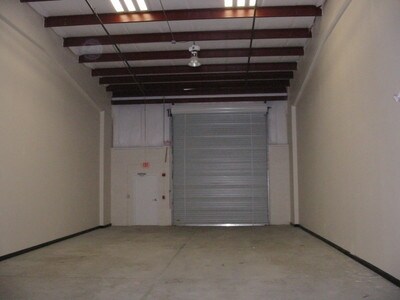 More Photos Of 8120-8130 Uzita Dr, Sarasota Flex For Lease