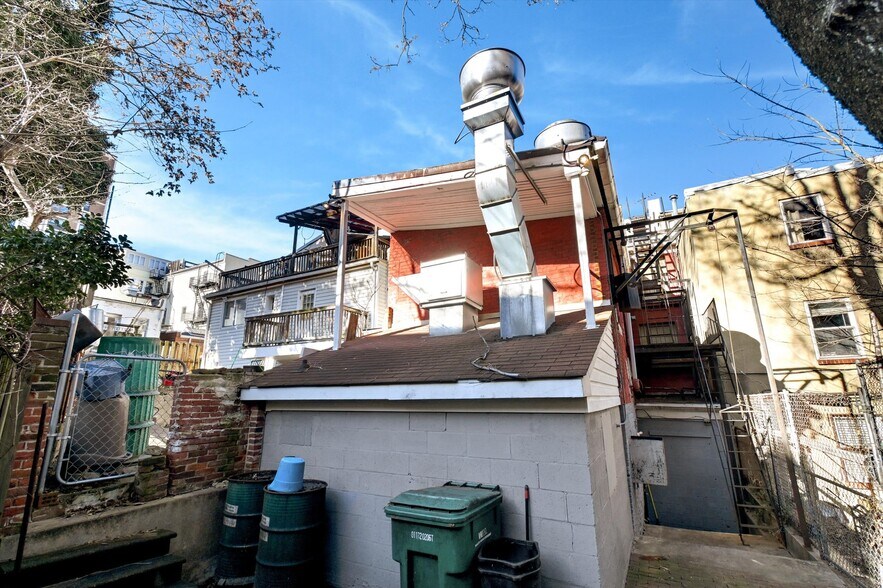 More Photos Of 15 E Centre St, Baltimore Bar For Sale