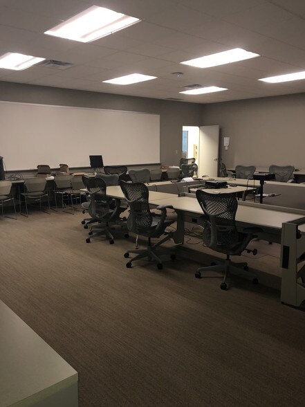 More Photos Of 3060 Little Hills Expy, Saint Charles Office For Lease