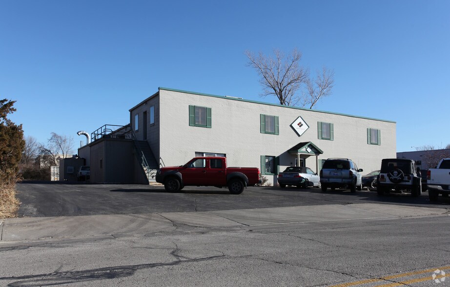 More Photos Of 9001 Rosehill Rd, Lenexa Warehouse For Sale