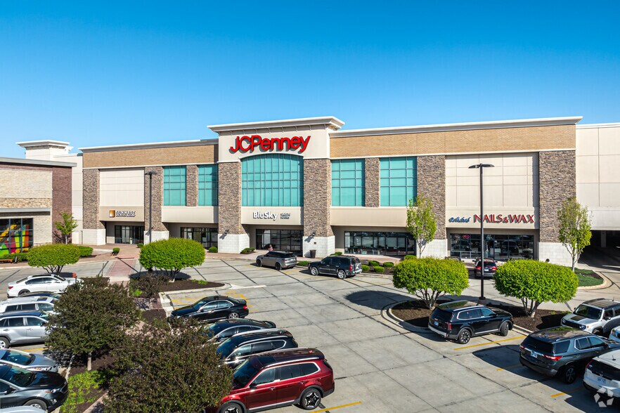 Primary Photo Of 6901 W 135th St, Overland Park General Retail For Lease