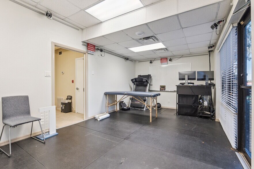 More Photos Of 17425 7th St, Montverde Office For Sale