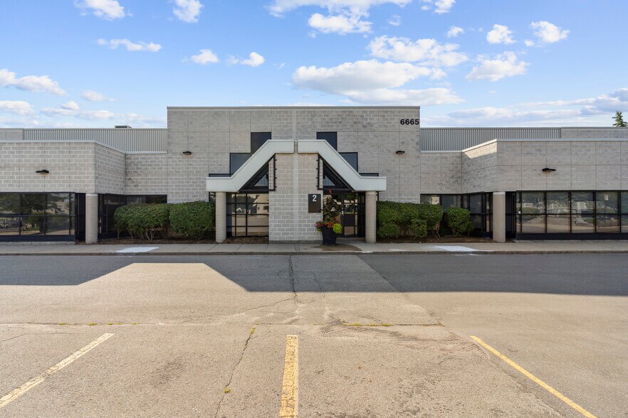 More Photos Of 6665 Millcreek Dr, Mississauga Distribution For Lease