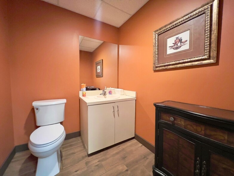 More Photos Of 366 New Byhalia Rd, Collierville Medical For Lease