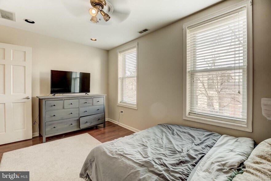 More Photos Of 1125 S Charles St, Baltimore Storefront Retail Residential For Sale