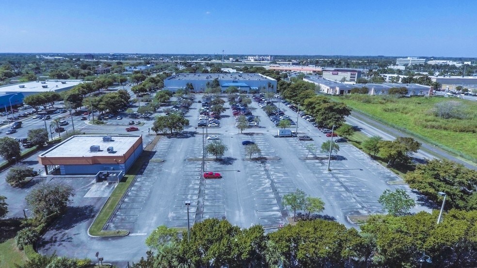 More Photos Of 19500 S Dixie Hwy, Miami Office For Lease