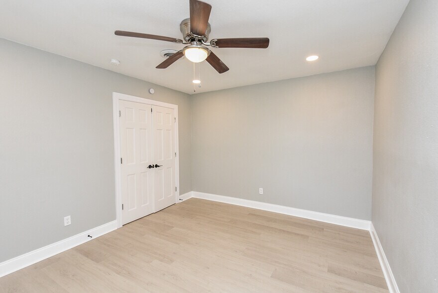 More Photos Of 19022 Old Mueschke Rd, Tomball Medical For Lease