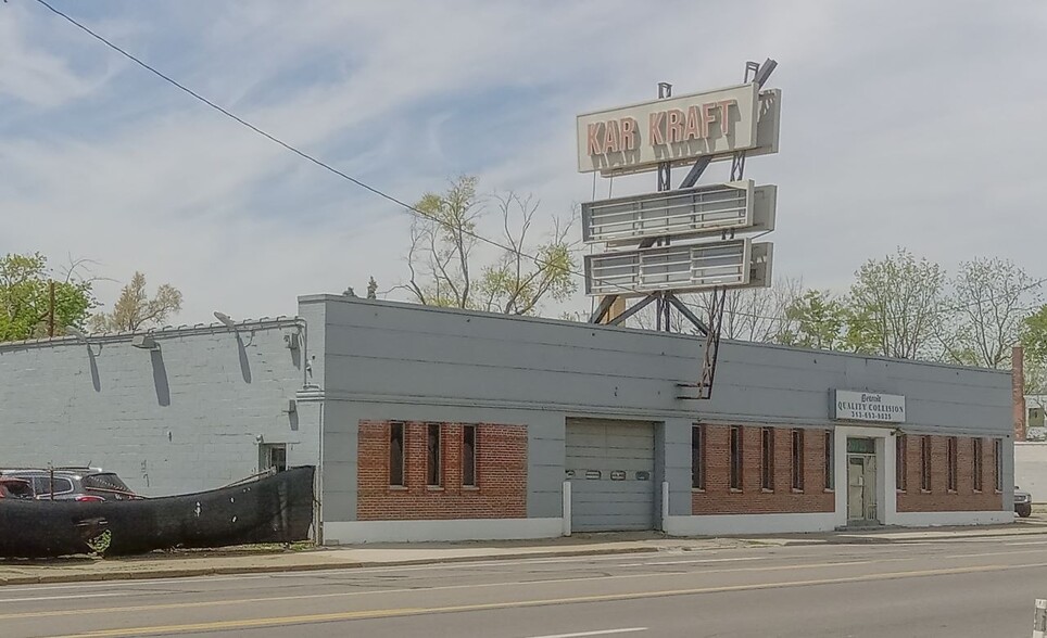 Primary Photo Of 20735 Grand River Ave, Detroit Convenience Store For Sale