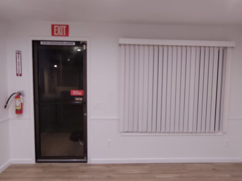 More Photos Of 18245 US Highway 18, Apple Valley Office For Lease