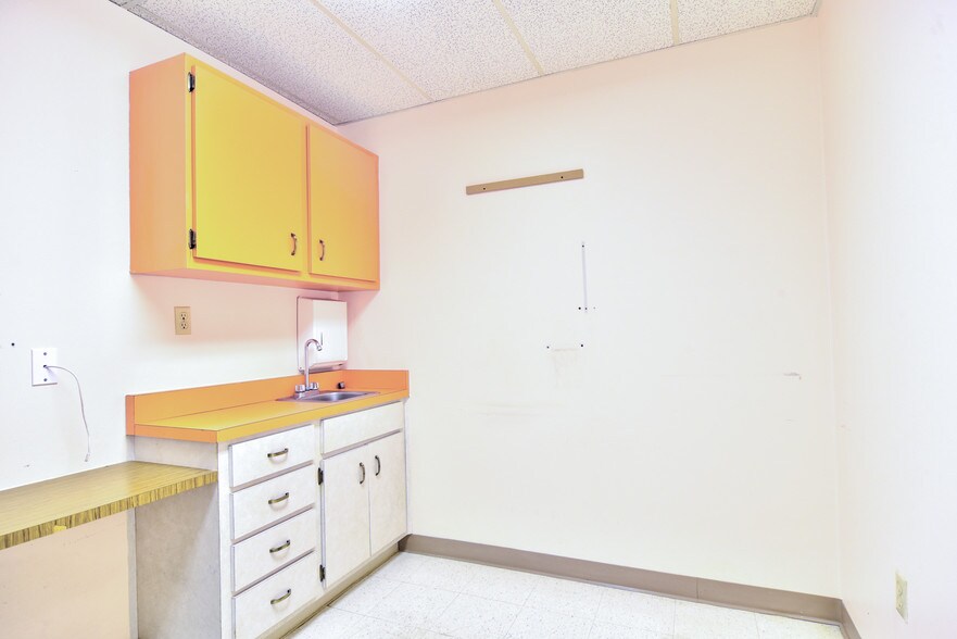 More Photos Of Northside Professional Complex, Saint Petersburg Medical For Lease