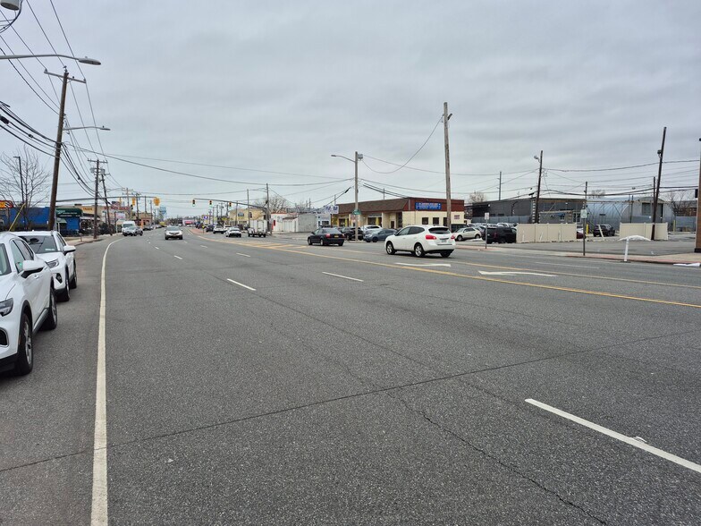 More Photos Of 4343 Austin Blvd, Island Park Coworking Space